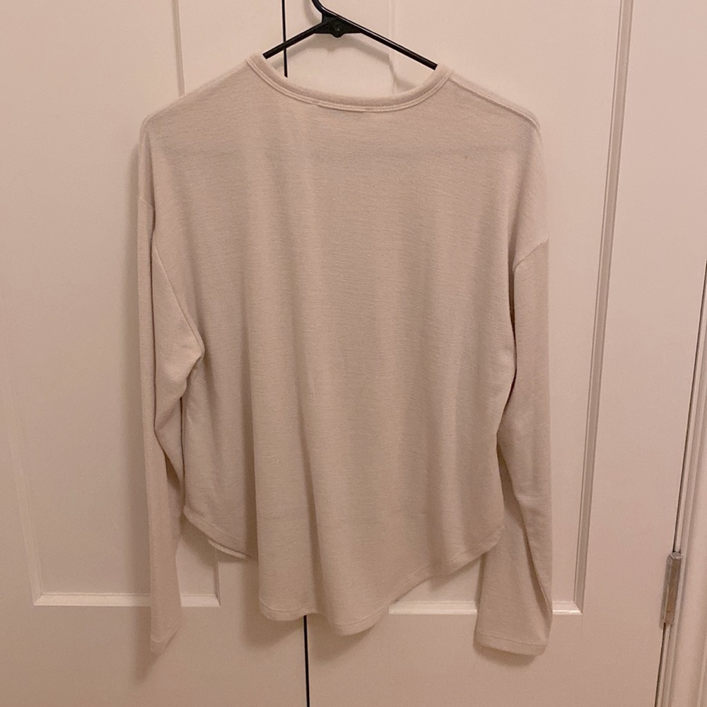 {Aritzia} Brigette Top. - Picture 3 of 5
